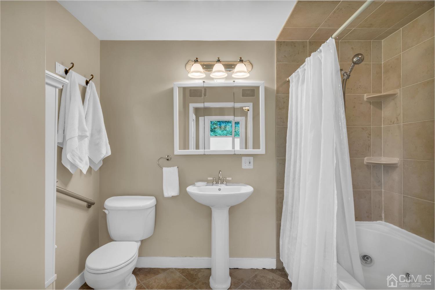 7 Glover Road Milltown, NJ 08850 - Photo 24 of 46 Gallery Image 24