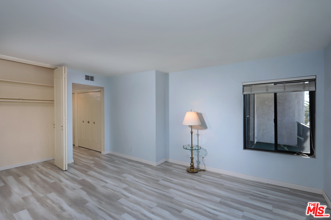 1401 Valley View Road, Unit 427 Glendale, CA 91202 - Photo 17 of 47