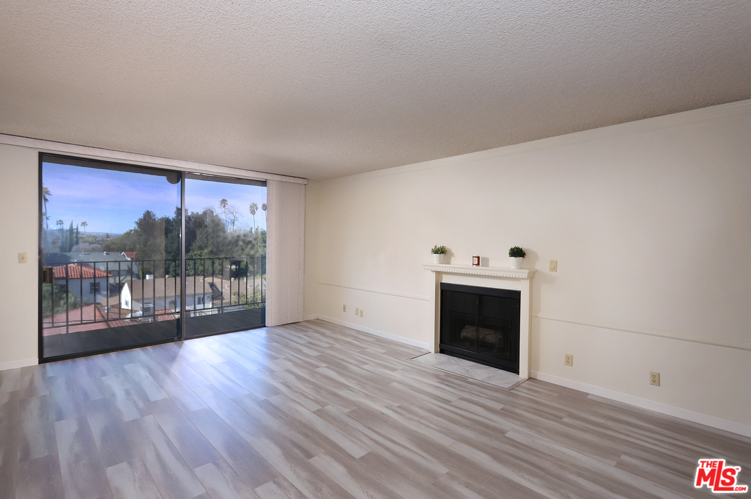 1401 Valley View Road, Unit 427 Glendale, CA 91202 - Photo 4 of 47