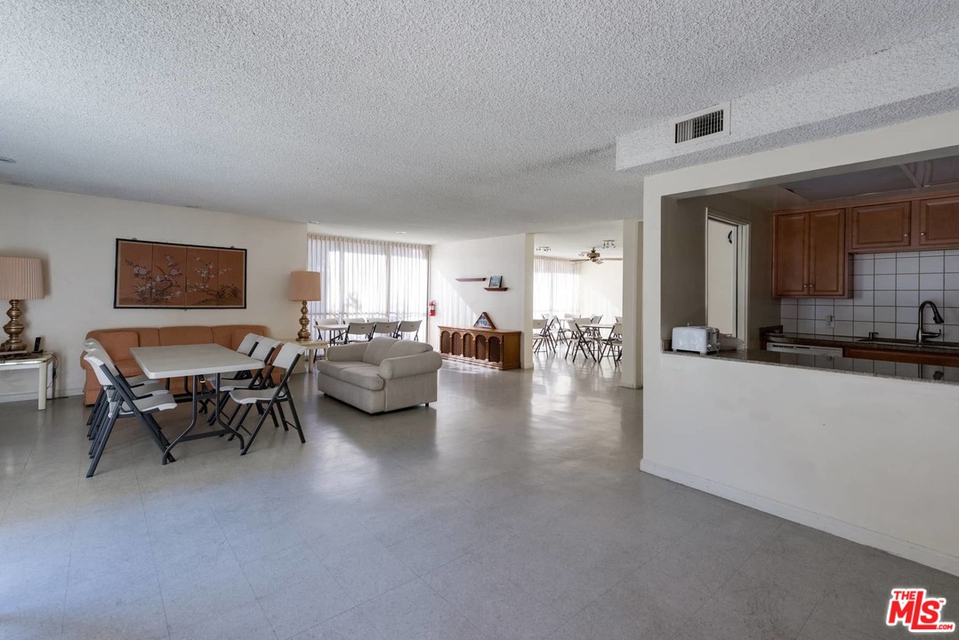 1401 Valley View Road, Unit 427 Glendale, CA 91202 - Photo 42 of 47