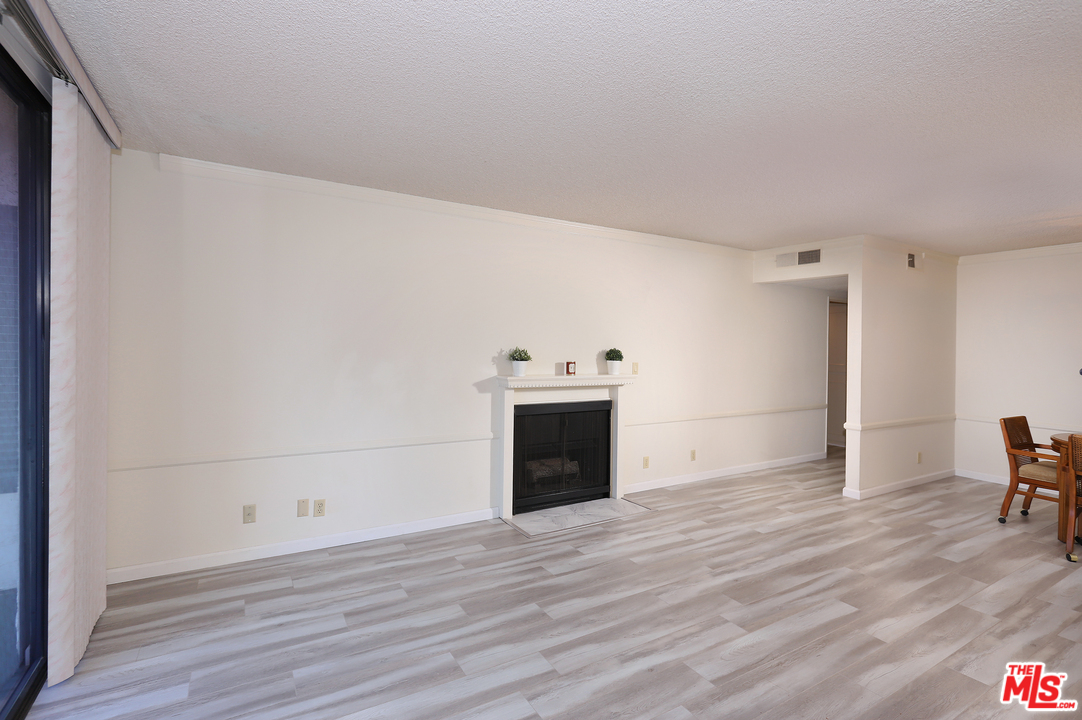 1401 Valley View Road, Unit 427 Glendale, CA 91202 - Photo 6 of 47