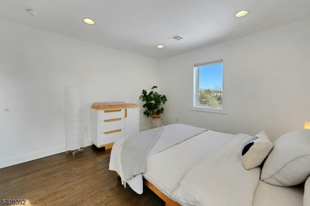 $585,000 | 270 Main Street, Unit D, Millburn, NJ 07041