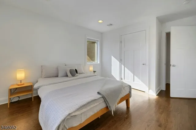 $585,000 | 270 Main Street, Unit D, Millburn, NJ 07041