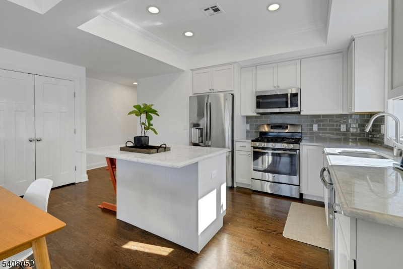 270 Main Street, Unit D Millburn, NJ 07041 - Photo 9 of 25