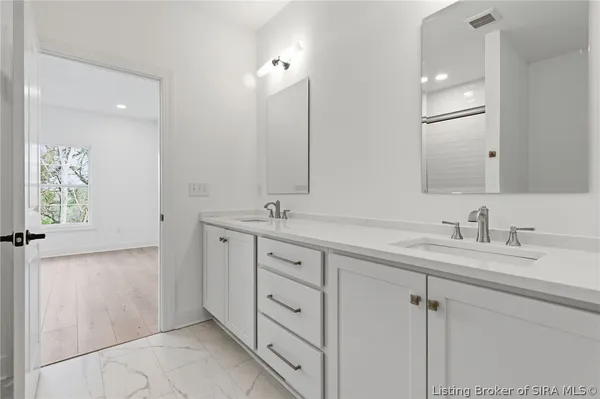 $579,900 | 120 Spangler Place, Jeffersonville, IN 47130