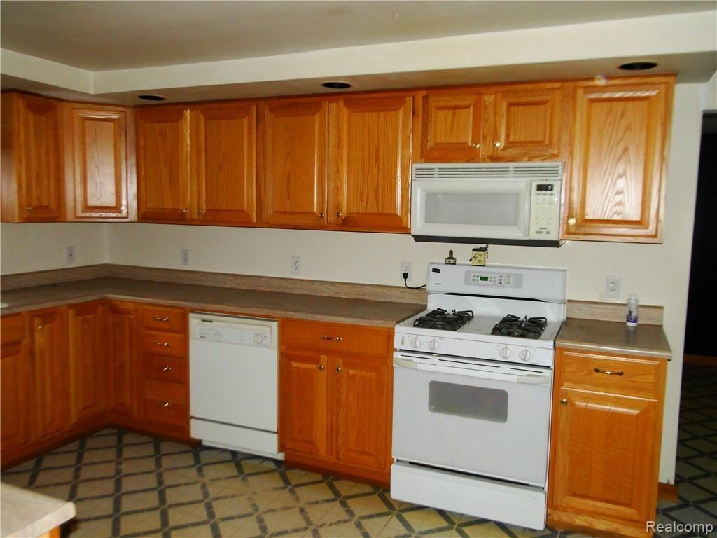 4901 5 Lakes Road North Branch, MI 48461 - Photo 4 of 32 Kitchen