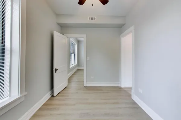$2,900 | 2114 West Byron Street, Unit 1, Chicago, IL 60618