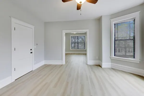 $2,900 | 2114 West Byron Street, Unit 1, Chicago, IL 60618