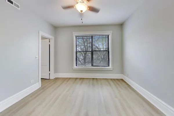 $2,900 | 2114 West Byron Street, Unit 1, Chicago, IL 60618