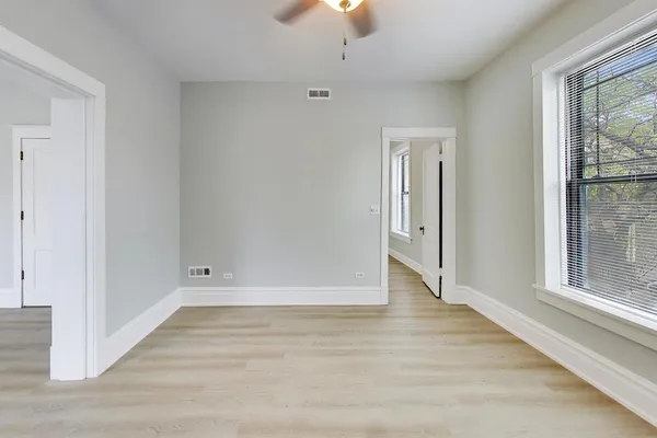 $2,900 | 2114 West Byron Street, Unit 1, Chicago, IL 60618