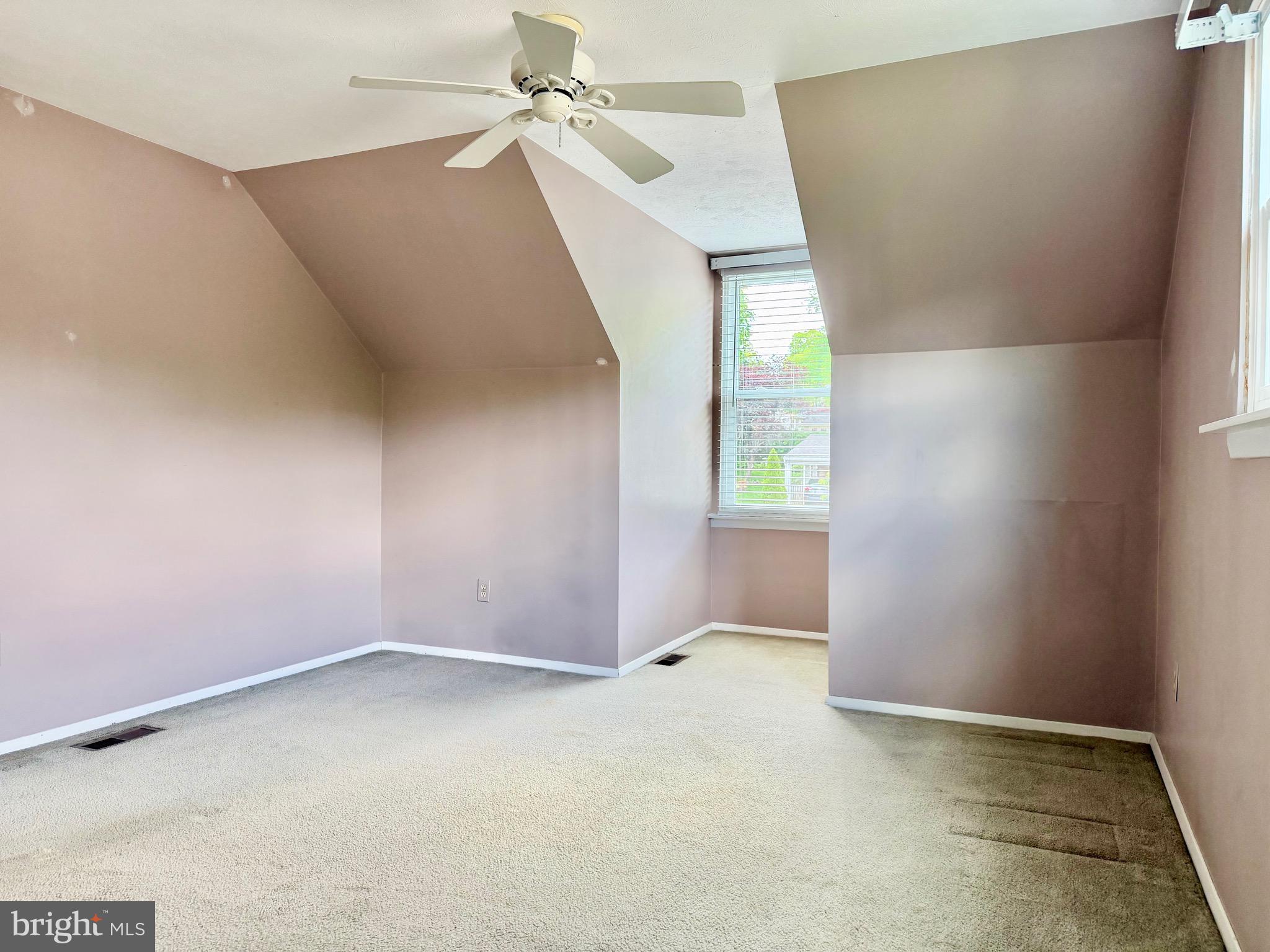 2712 Parallel Path Abingdon, MD 21009 - Photo 20 of 37 an empty room with windows