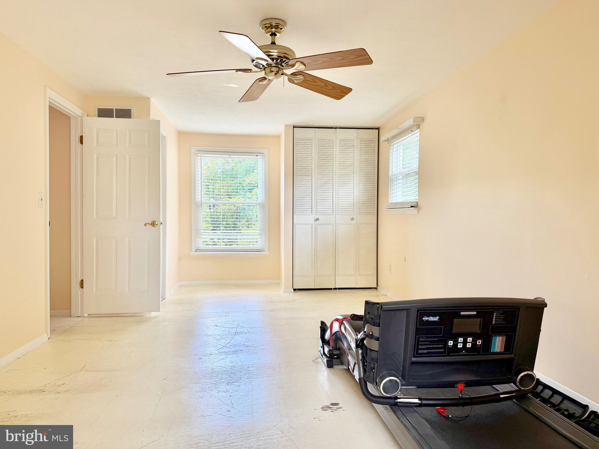 2712 Parallel Path Abingdon, MD 21009 - Photo 23 of 37 a living room with furniture