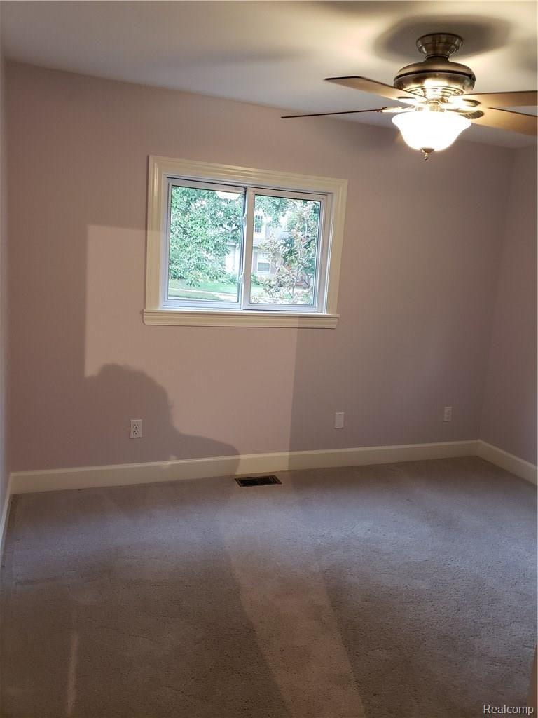 7665 Clintonville Road Clarkston, MI 48348 - Photo 14 of 28 2nd bdrm.jpg