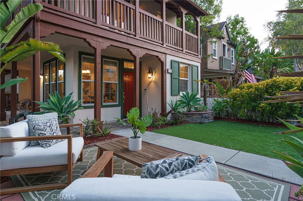 17 Oatfield Farm Ladera Ranch, CA 92694 - Photo 4 of 57 A perfect place to dine alfresco.