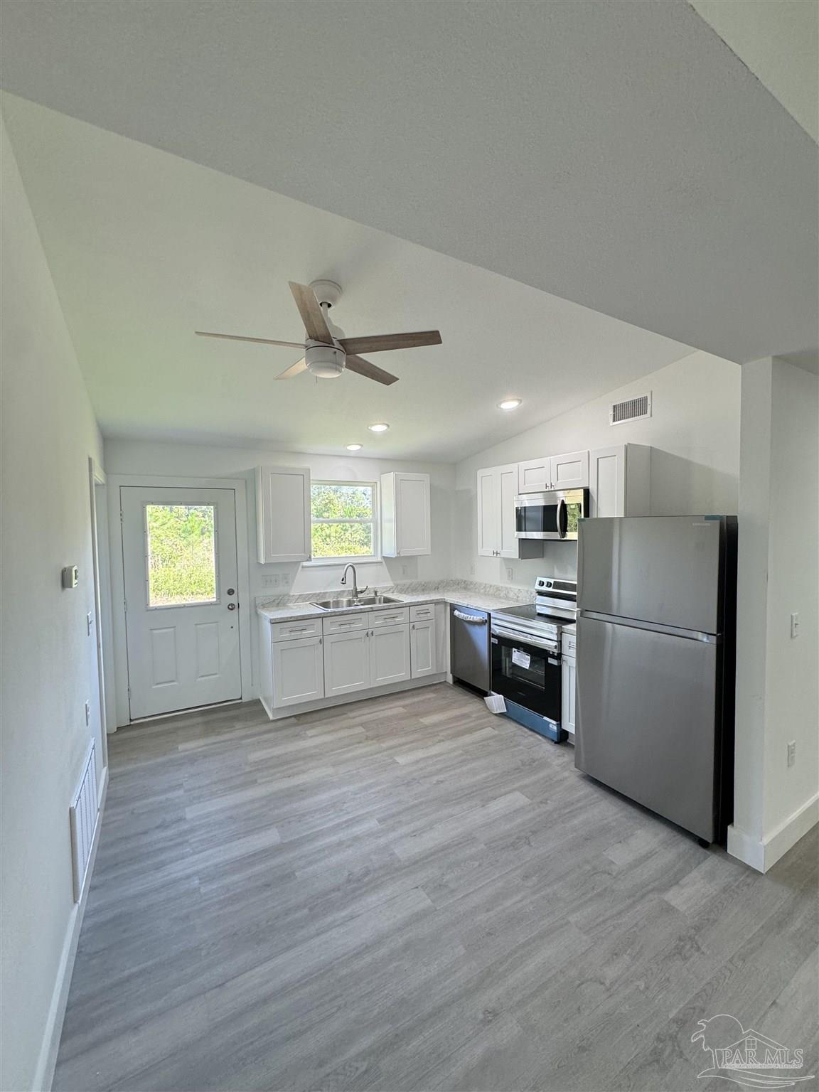 7159 Richard Lane Road Milton, FL 32583 - Photo 7 of 41 Gallery Image 7