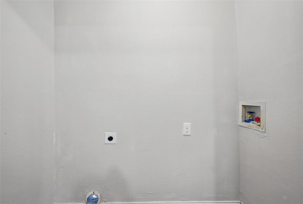 1003 Pecan Avenue Greenville, TX 75401 - Photo 19 of 25 a view of a closet