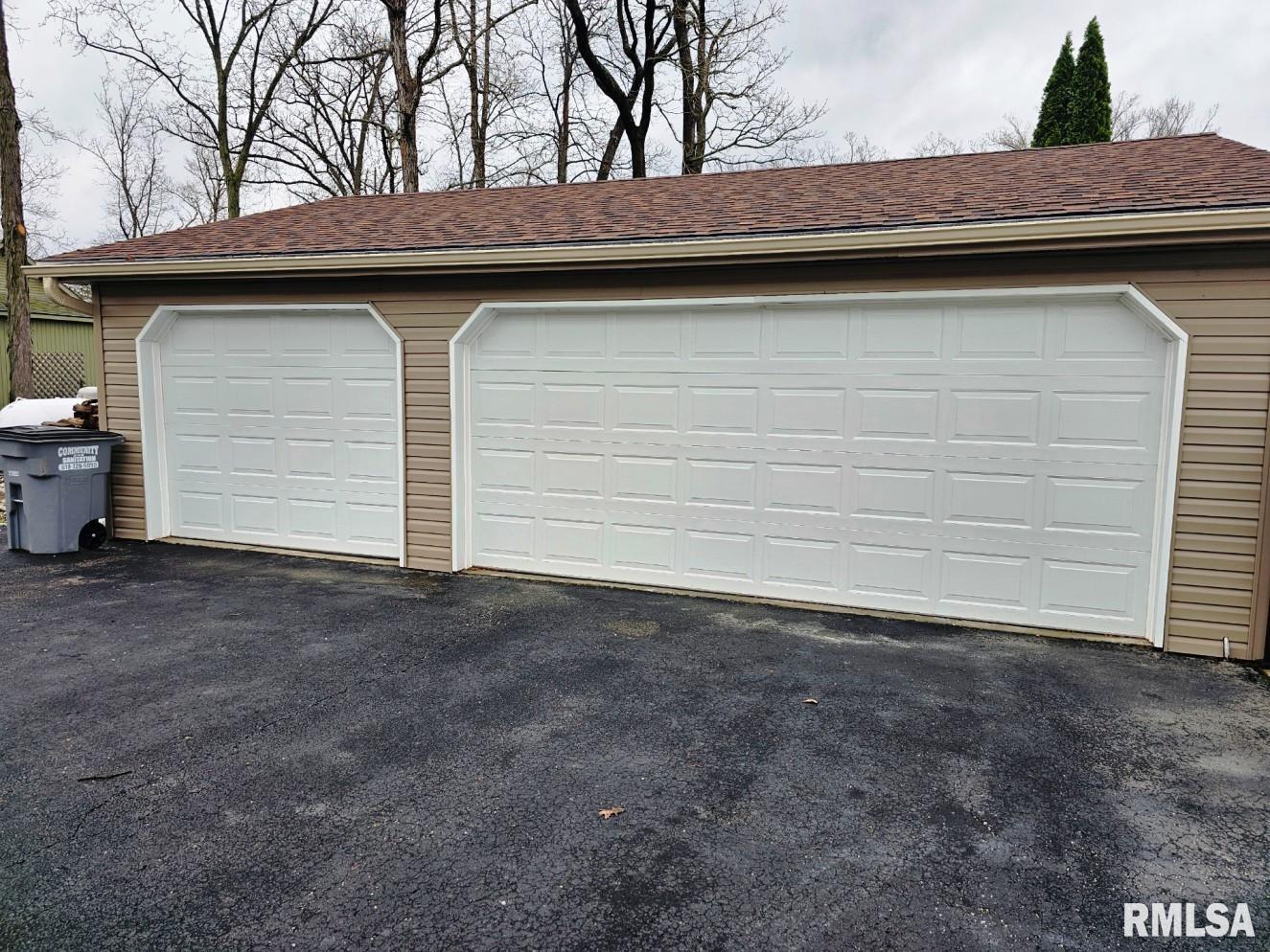 12720 Soaring Eagle Lane Shipman, IL 62685 - Photo 5 of 47