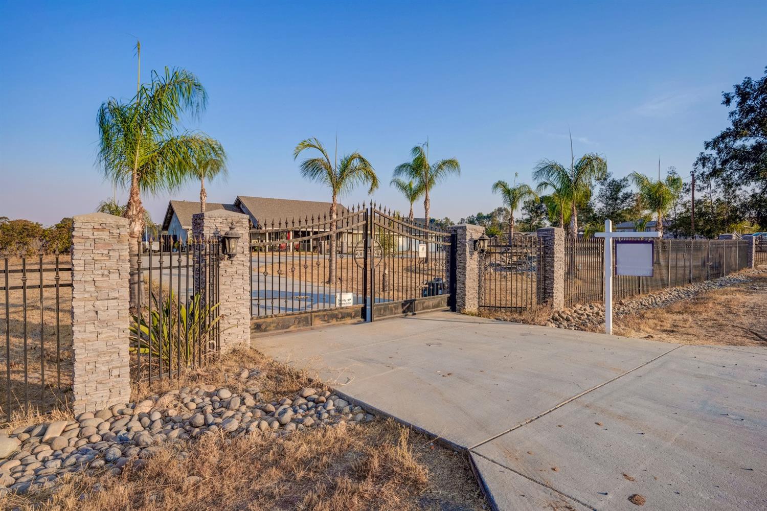 20147 Del Mar Road Madera, CA 93638 - Photo 8 of 44 Gallery Image 8