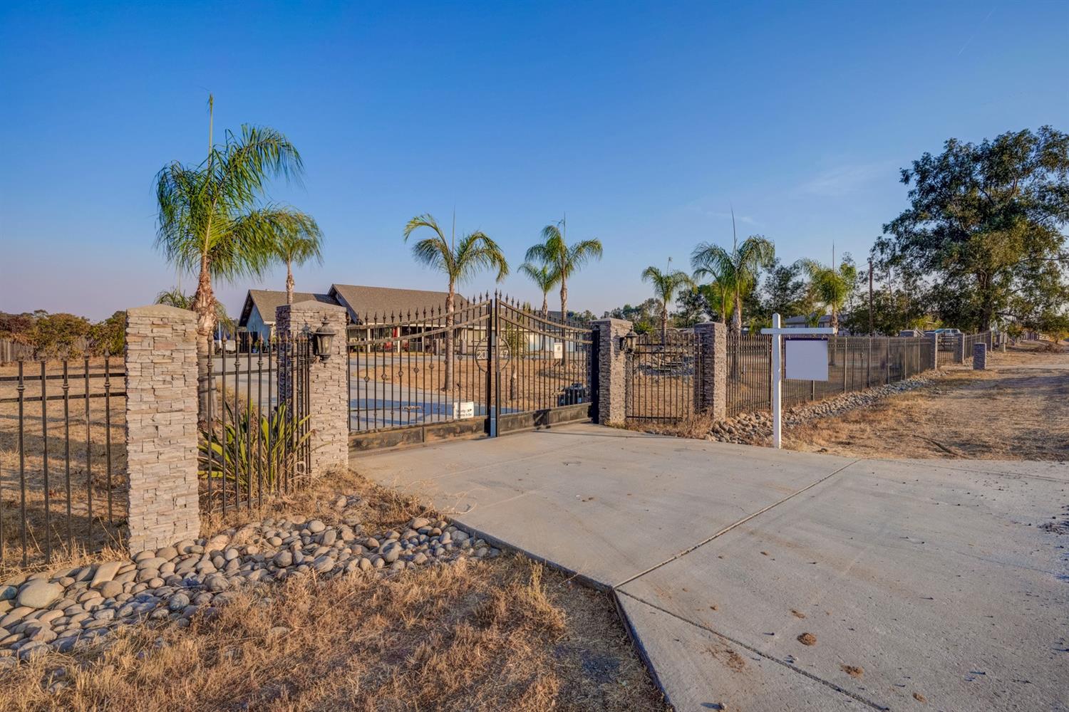 20147 Del Mar Road Madera, CA 93638 - Photo 9 of 44 Gallery Image 9