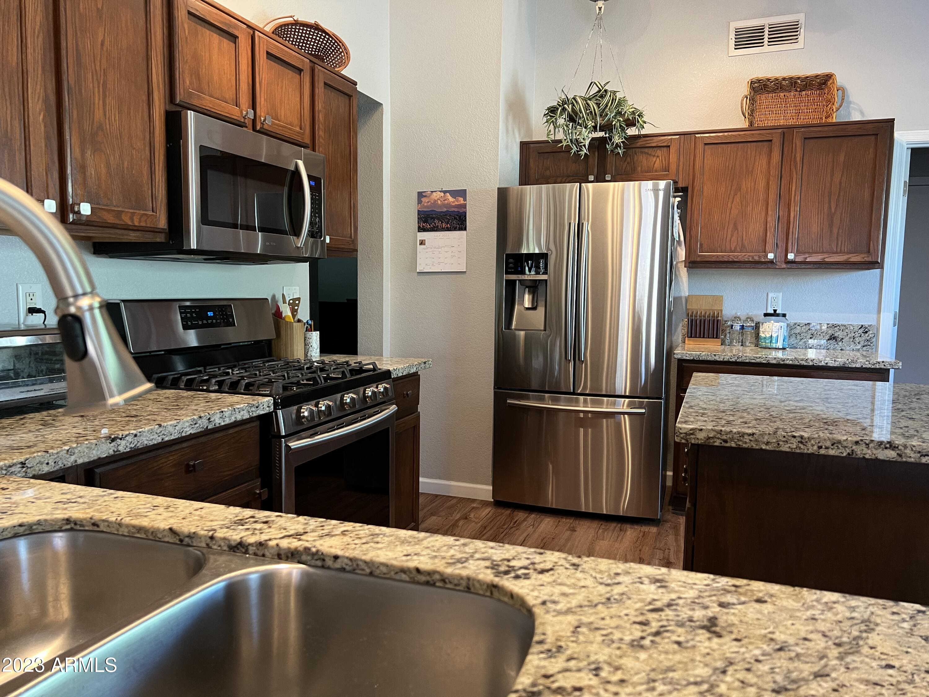 3406 East Escuda Road Phoenix, AZ 85050 - Photo 10 of 40 Samsung appliances