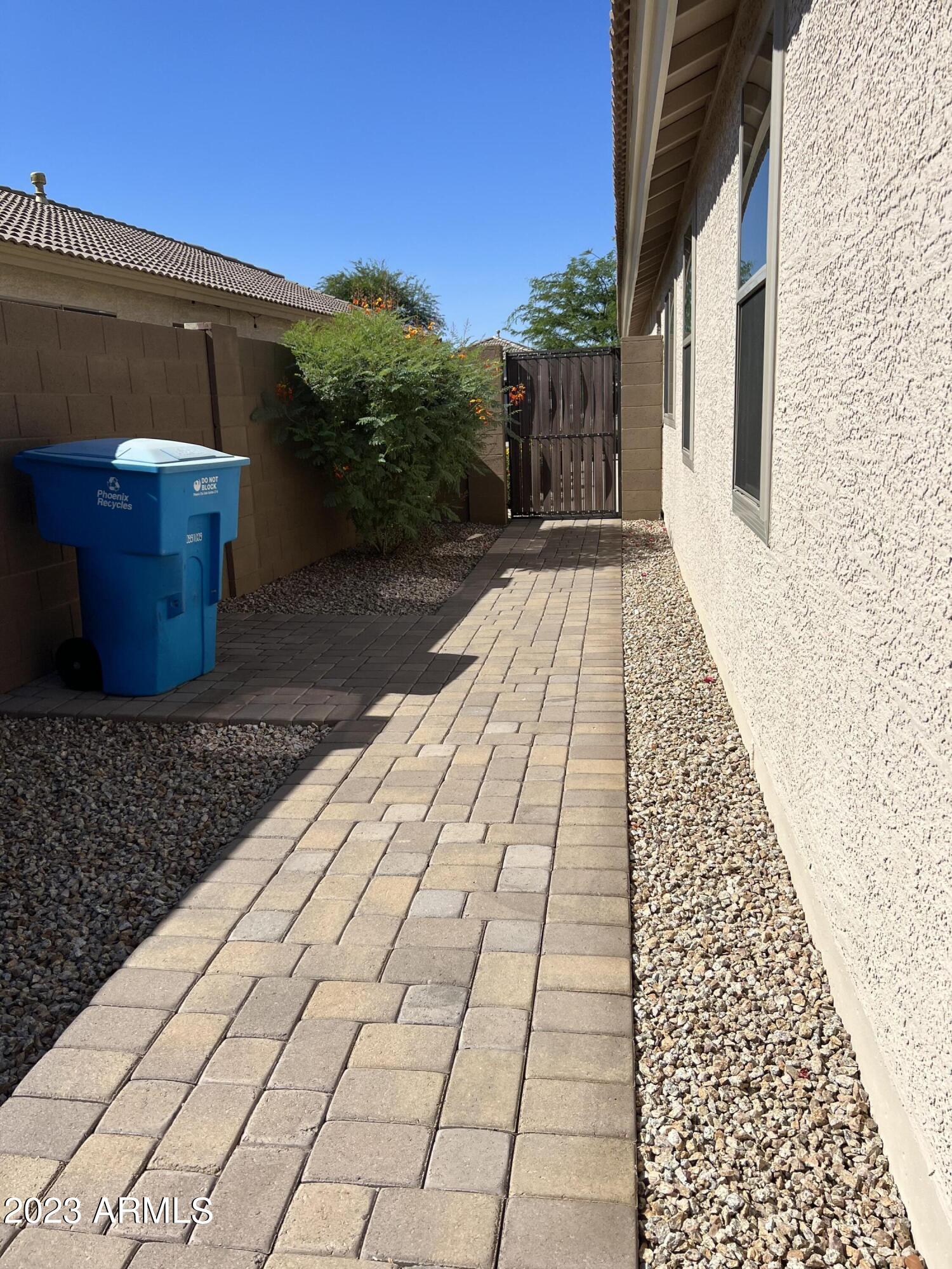 3406 East Escuda Road Phoenix, AZ 85050 - Photo 37 of 40 large sideyard