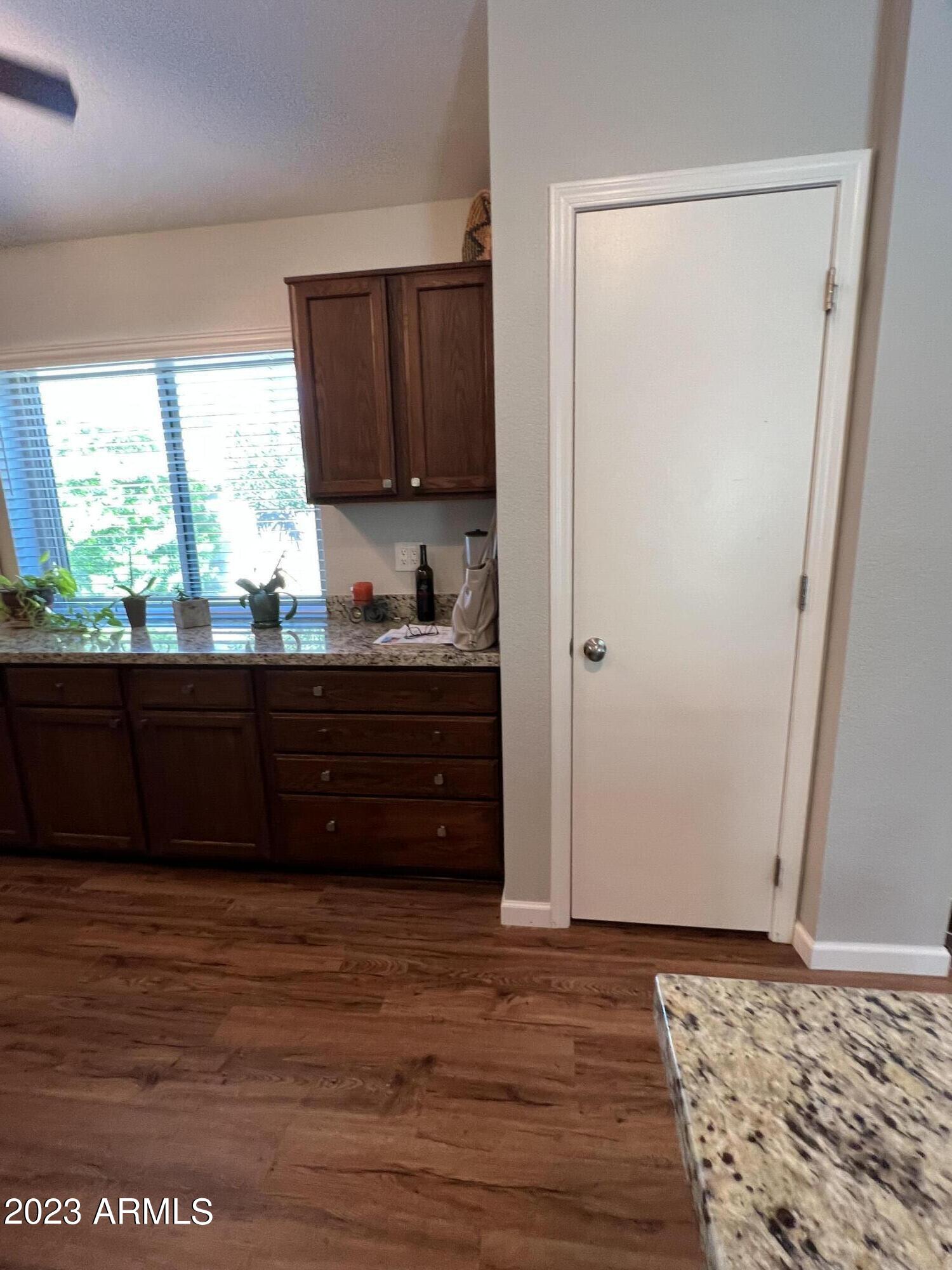 3406 East Escuda Road Phoenix, AZ 85050 - Photo 6 of 40 pantry