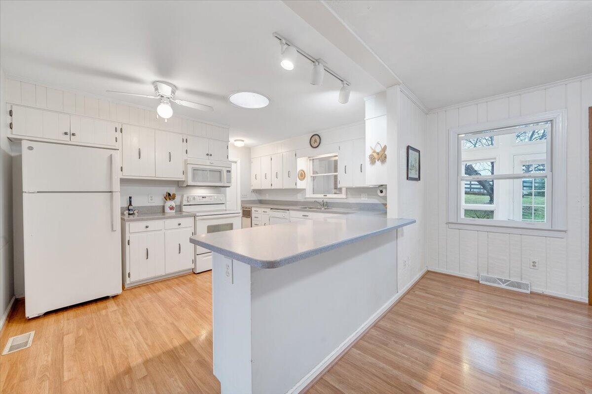 674 Azalea Road Daleville, VA 24083 - Photo 21 of 66 020-MIB06172