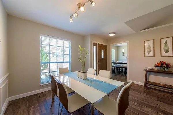 $2,550 | 1411 Mapleview Drive, Carrollton, TX 75007