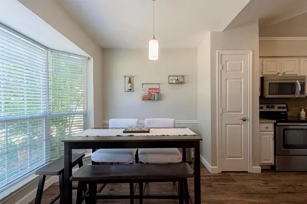 $2,550 | 1411 Mapleview Drive, Carrollton, TX 75007