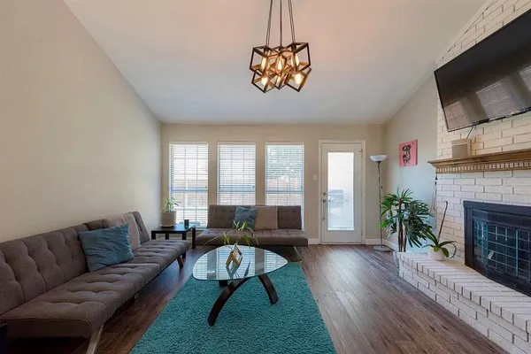 $2,550 | 1411 Mapleview Drive, Carrollton, TX 75007