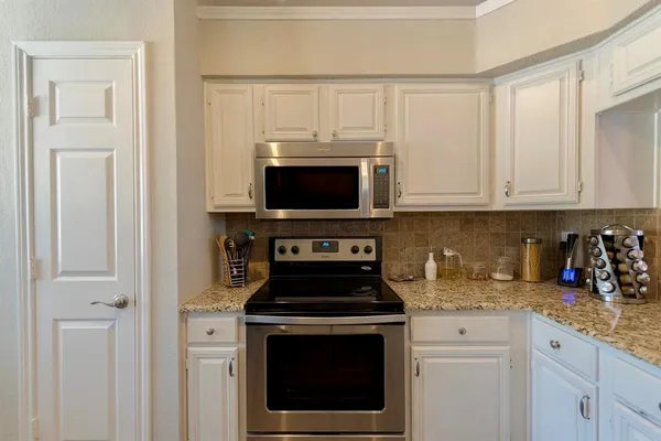 $2,550 | 1411 Mapleview Drive, Carrollton, TX 75007