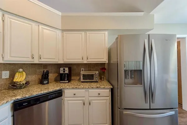 $2,550 | 1411 Mapleview Drive, Carrollton, TX 75007