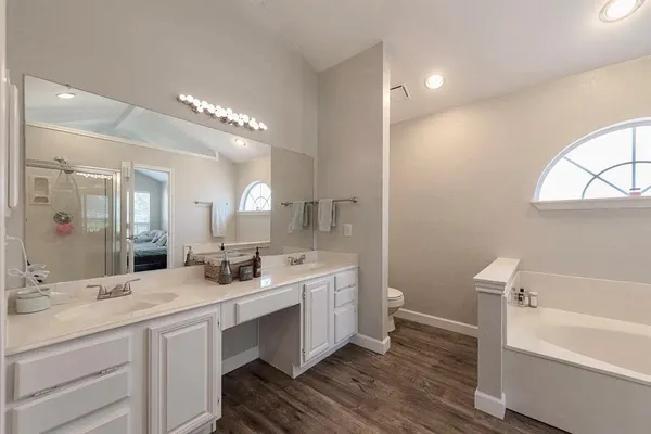 $2,550 | 1411 Mapleview Drive, Carrollton, TX 75007