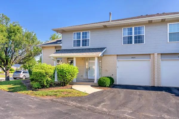 $299,000 | 17025 East Cir Drive, Tinley Park, IL 60477