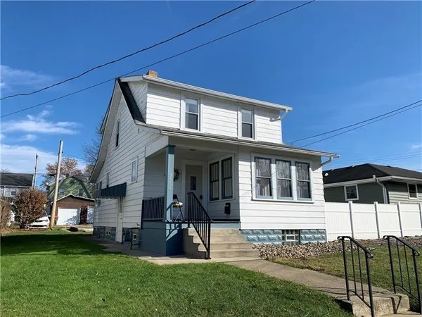 $1,250 | 3506 8th Avenue, Beaver Falls, PA 15010