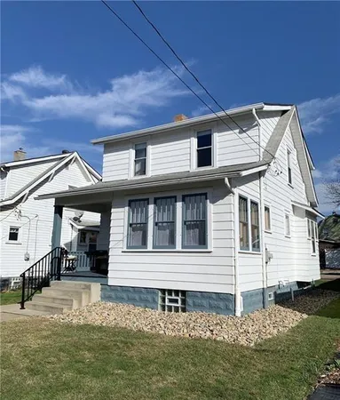 $1,250 | 3506 8th Avenue, Beaver Falls, PA 15010
