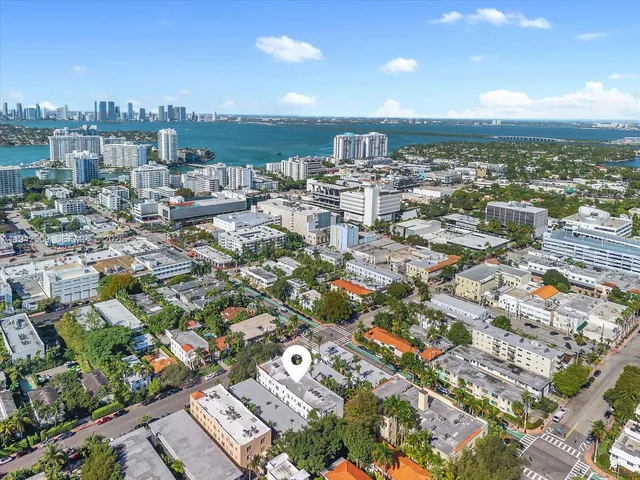 $3,250 | 1559 Michigan Avenue, Unit 301, Miami Beach, FL 33139