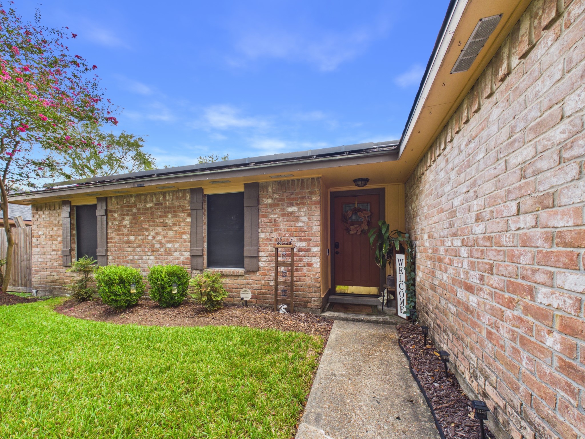 5807 Walnutgate Drive Spring, TX 77373 - Photo 3 of 32 Gallery Image 3
