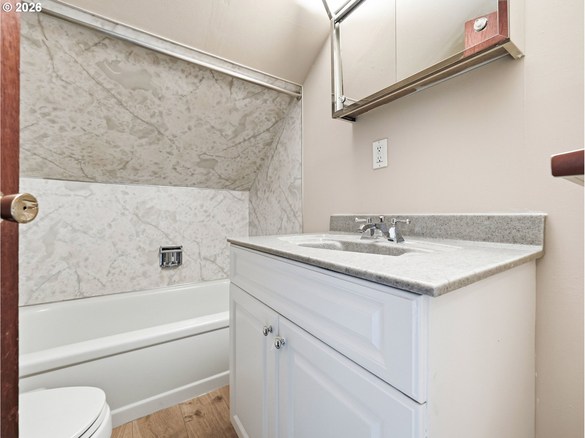 5755 Southwest Childs Road Lake Oswego, OR 97035 - Photo 27 of 48 Bathroom
