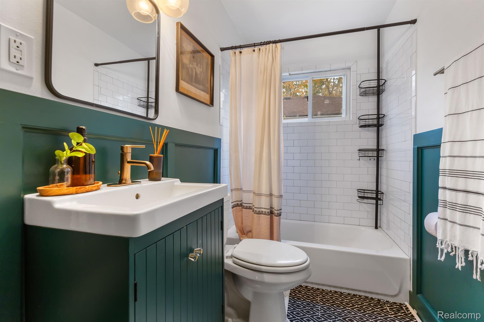 2238 Hawthorne Road Grosse Pointe, MI 48236 - Photo 19 of 24 Gallery Image 19