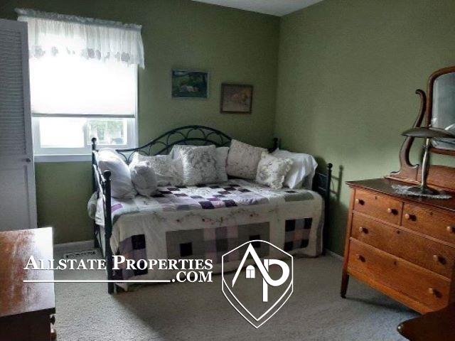 1031 Stonehenge Road Flint, MI 48532 - Photo 22 of 34 50088338-21.JPG