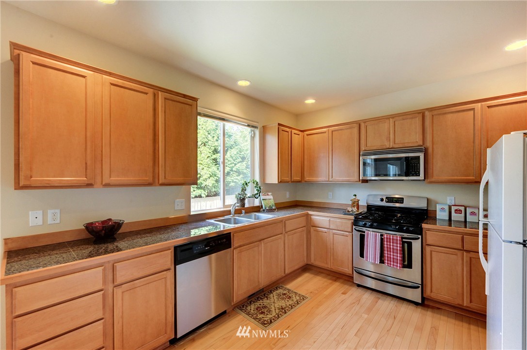16116 40th Avenue Southeast Bothell, WA 98012 - Photo 8 of 19 Gallery Image 8