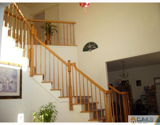 9 Apple Ridge Way East Brunswick, NJ 08816 - Photo 2 of 10 Gallery Image 2