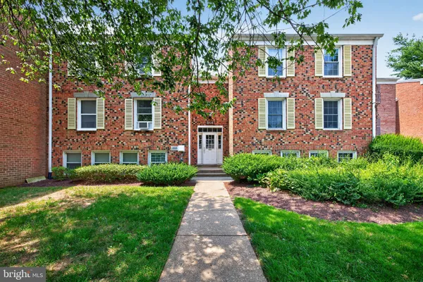 $175,000 | 854 Quince Orchard Boulevard, Unit 202, Gaithersburg, MD 20878