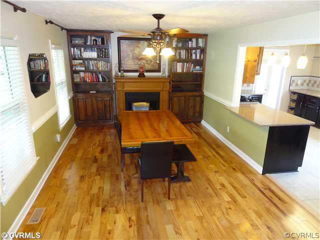 6144 Orchard Road New Kent, VA 23124 - Photo 6 of 22 Dining Room - Hardwood flooring, built ins, moldin