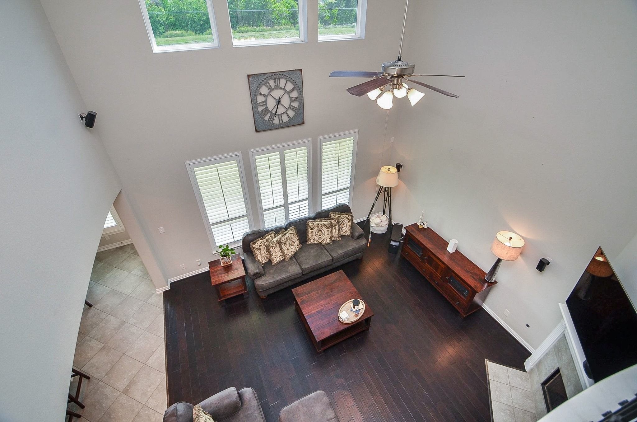 2714 Topaz Cove Lane Rosharon, TX 77583 - Photo 31 of 50 a living room with furniture and a chandelier