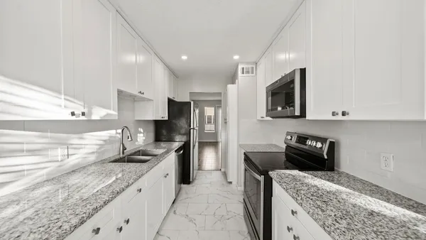 $1,549 | 1914 Lakeside Drive, Seabrook, TX 77586