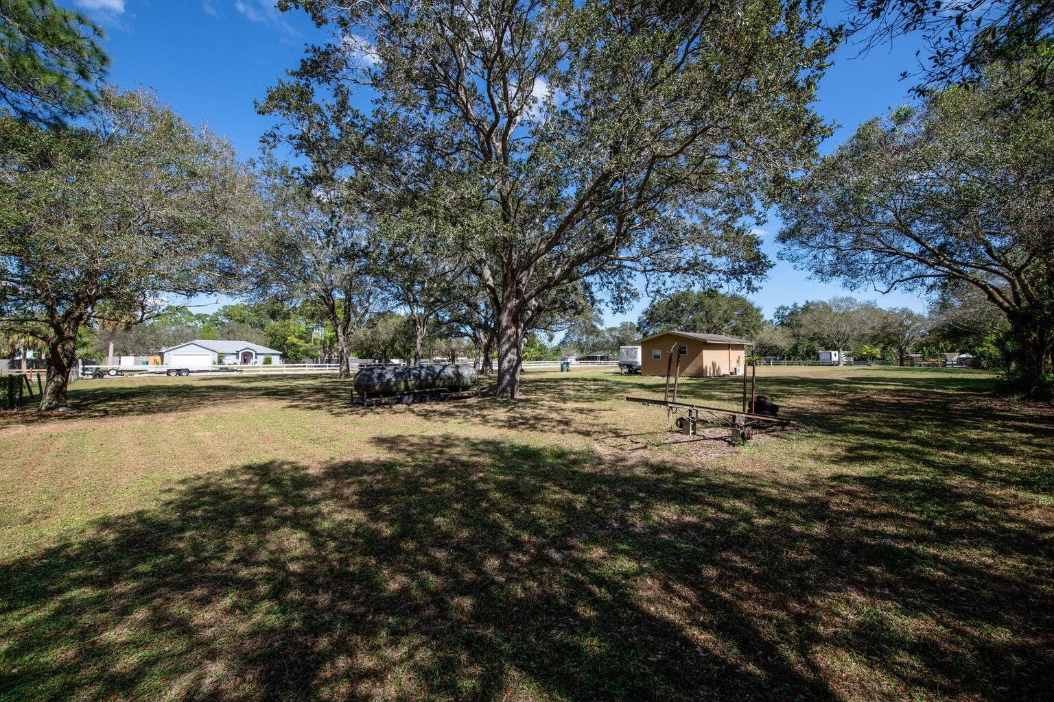 355 Gokchoff Road Fort Pierce, FL 34945 - Photo 1 of 9 20231109142538109206000000-o