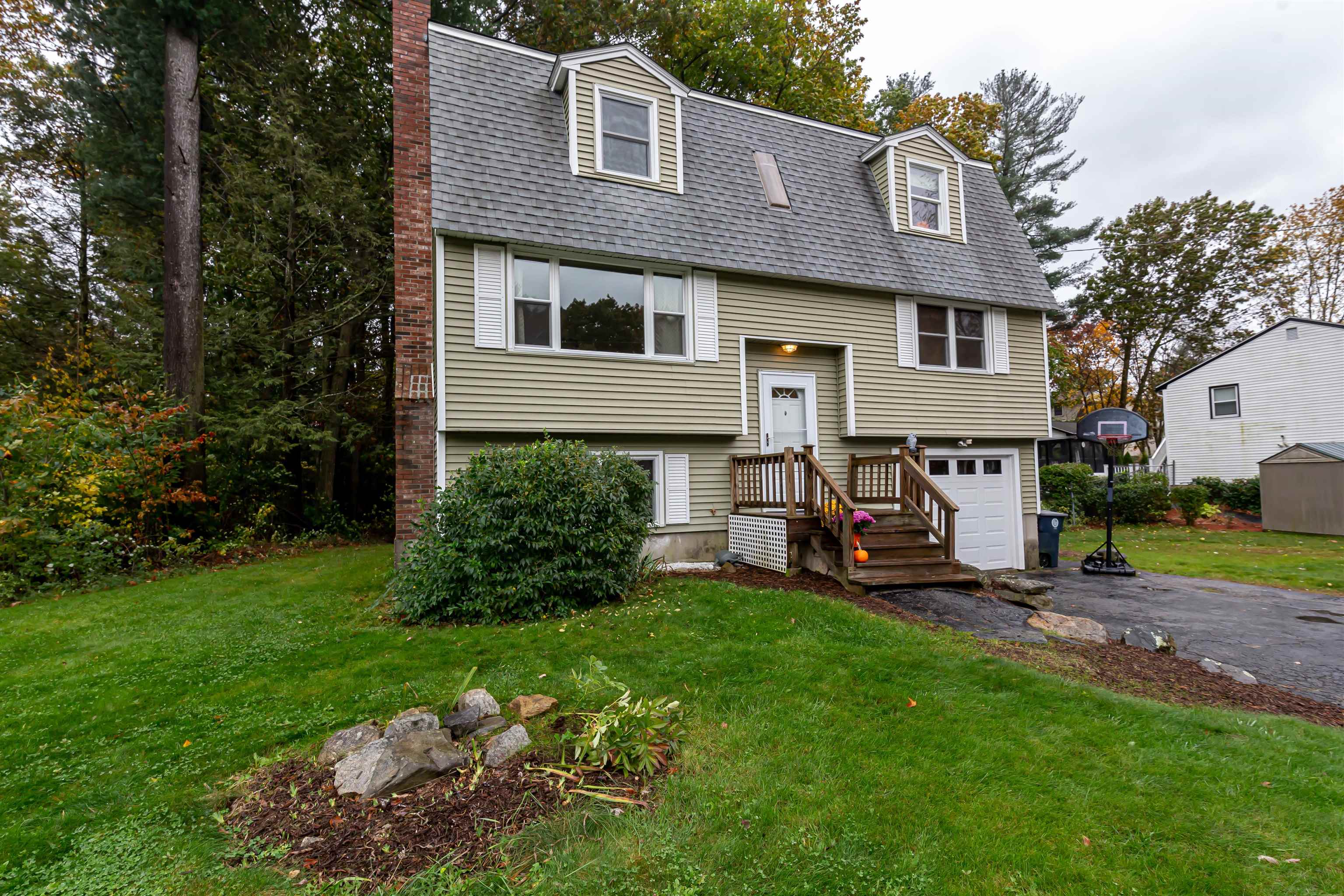 5 Pollard Road Nashua, NH 03062 - Photo 2 of 32