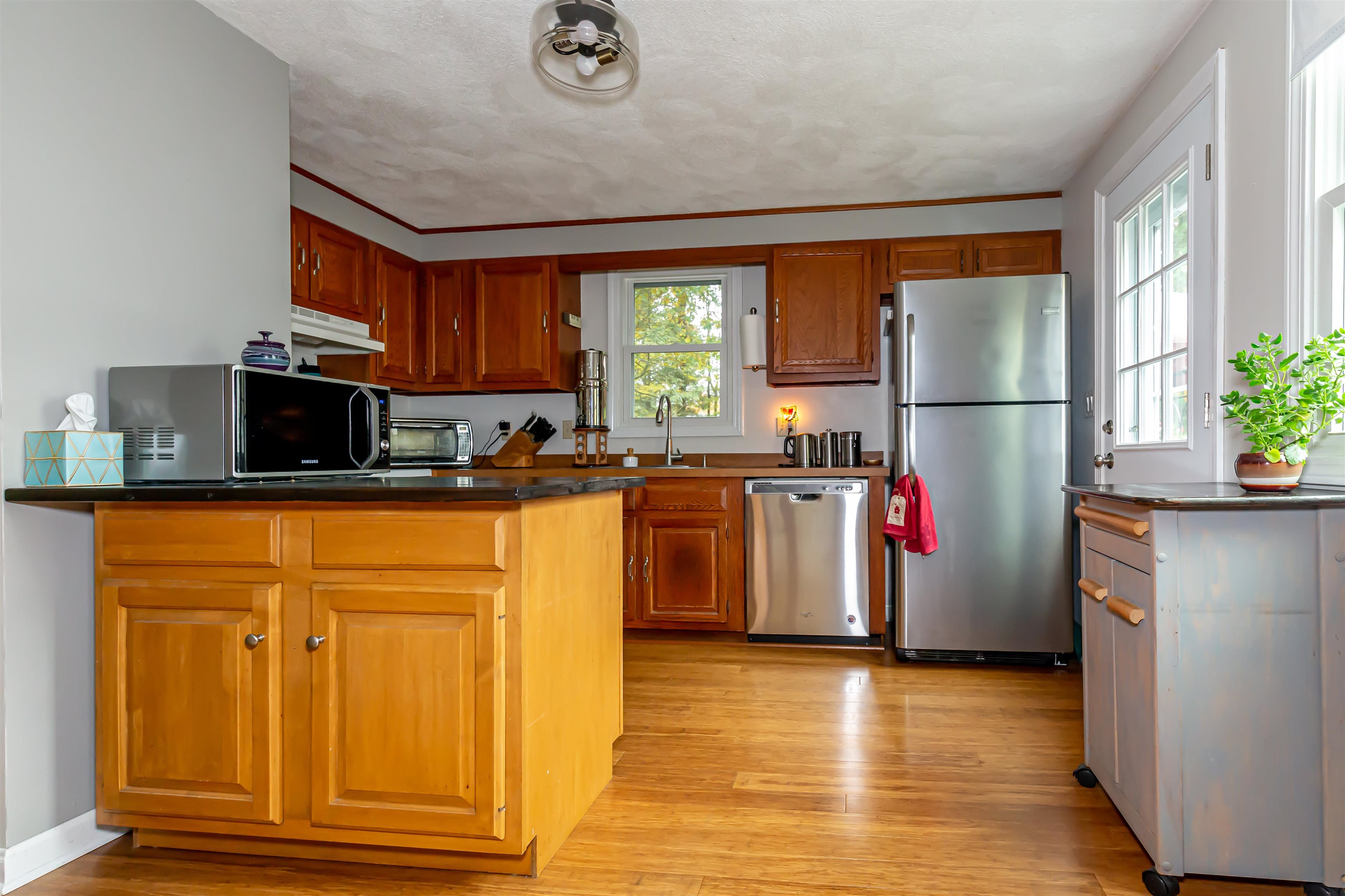 5 Pollard Road Nashua, NH 03062 - Photo 14 of 32
